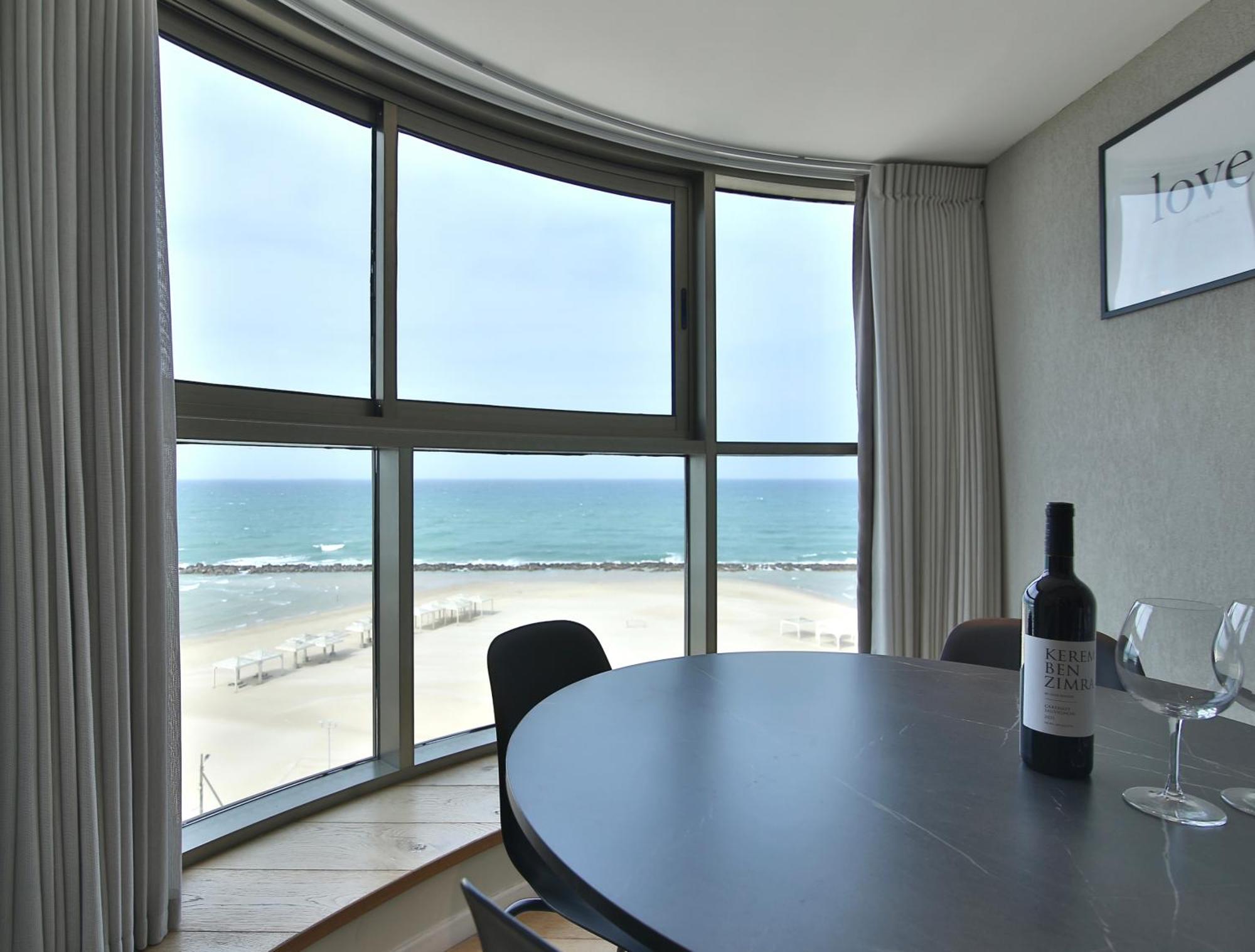Luxury Suites By Notaly Ariel - Carmel Beach Хайфа Номер фото