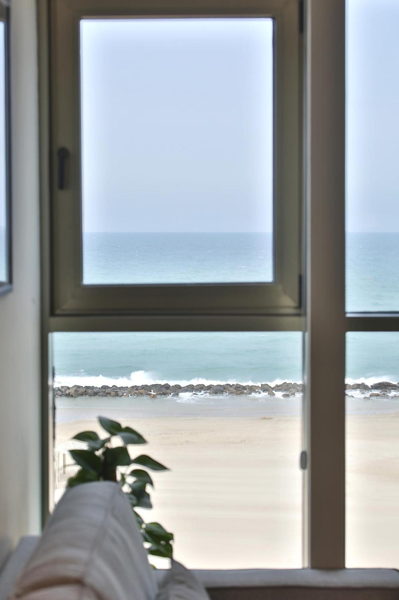 Luxury Suites By Notaly Ariel - Carmel Beach Хайфа Номер фото